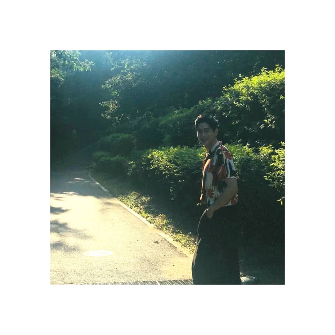 sockmonster_teo's tweet photo. 200907 인스타 석장 #유태오

정시우의 A room 인터뷰
https://t.co/Qc6n1x5OZZ유태오 https://t.co/vfnqVtmJ5Q