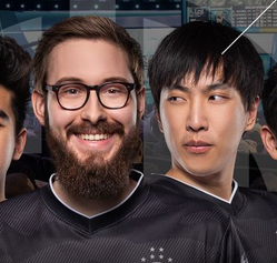 BaLonek's tweet photo. @TSM 
@TSMDoublelift while looking at @Bjergsen : I will wipe that smile off your face by saving my flash throughout Worlds.

Bjerg: I'm in danger. https://t.co/u9BvS5QvOl