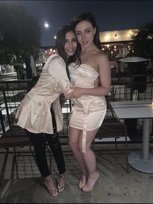 i made an album full of pics of me &amp; whitney and it&rsquo;s very precious, pls enjoy 🥺❤️ https://t.co/GeQ5