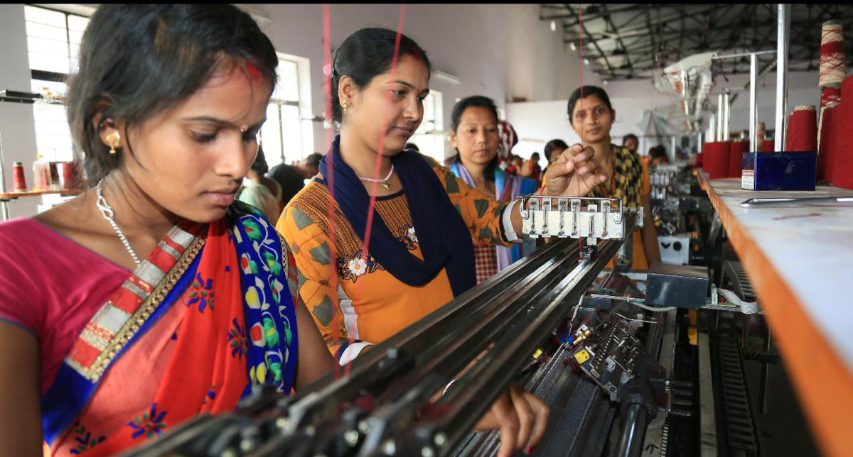 AspirationGodda's tweet photo. Under Godda district, Jharkhand has also given best example of atmanirbhar .
More than 1600 women  school uniform stitching work  doing together and earn 2.8 crores with 2yr.
Also prepare 2 lakh cloth mask only 10 rupees per mask cost, Apron for doctors
@HemantSorenJMM
@PMOIndia https://t.co/ezYyDxQfPQ