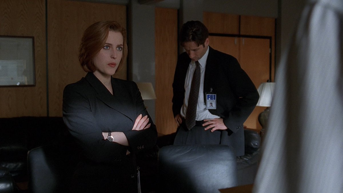 "Mulder, though standing next to Scully in support, cannot hide the dread he's feeling. Skinner and he trade a look, sharing it." #XFScriptWatch