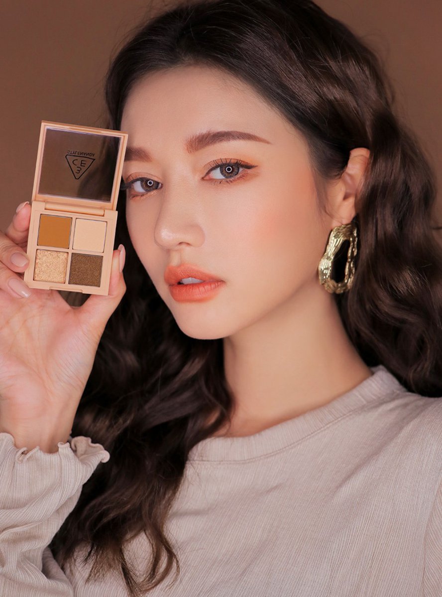 3ce_official_jp's tweet photo. ＼WEEKLY BEST(ONLINE_JP)／

1.3CE MULTI EYE COLOR PALETTE #SHOTAGAIN
2.3CE EYE SWITCH #DALSEGNO  
3.3CE MINI MULTI EYE COLOR PALETTE #ALMONDFUDGE

▼3CE
https://t.co/nM55MhBW6K https://t.co/rsxxji1Bau