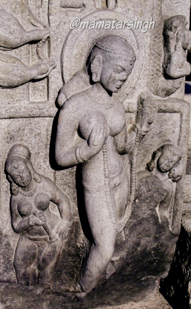 The most magnificent feature unearthed at temple site during excavation by   #ASI is 6th century extensively carved stone doorframe of Gupta periodThe entire door frame is profusely decorated with intricate designs, dancing nymphs, floral patterns, serpents, garuda, godess...2/4