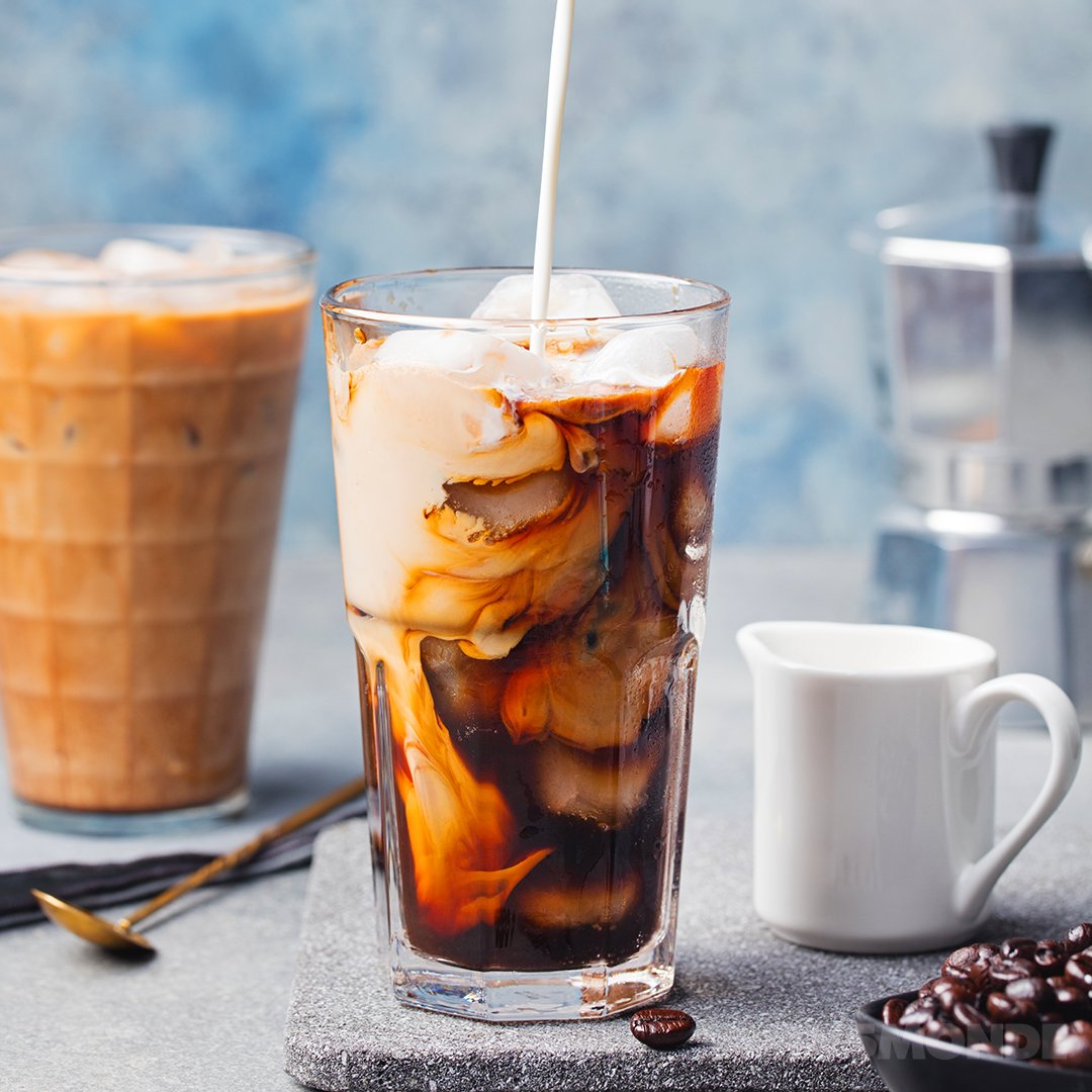 TV5MONDEAsia's tweet photo. Un bon #café glacé pour bien commencer votre journée. Bonne semaine à toutes et à tous !🤩
#lundi #motivation #MondayMotivation https://t.co/GnYw7Rao1H