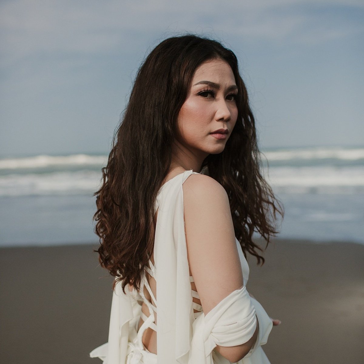 muthiadinar's tweet photo. My First Single, My First Video Clip
#muthiadinar #videoclip #jogja #parangtritis #MDstory #MDlife #MDactivity #peace #lovelovelife #indonesia #bismillah #singer #happylife #femalesinger #indonesiasingers #song #video #music #indonesiamusic #indonesiamodel #newsingle https://t.co/K0QcAowJWN