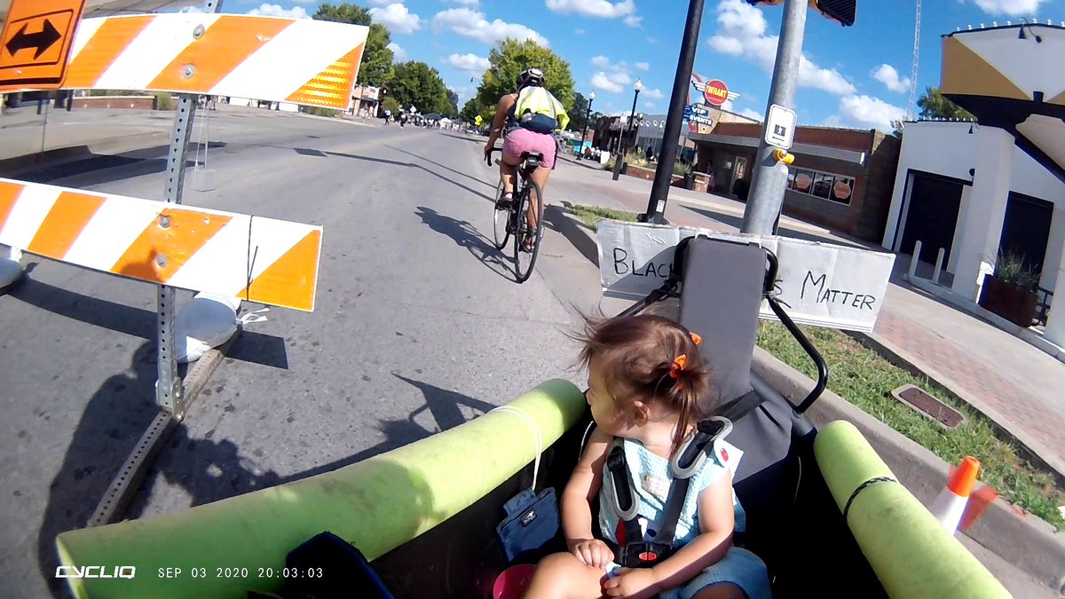carlitecarfangs's tweet image. Went to @plazadistrict Saturday to shop at ThriveMama, and pick up food from Mexican Radio and @RoxysOKC. 
#IBikeIBuy #BikeLocalShopLocal

Apparently, roads were closed to cars (open to people) from 12 to 5 isntead of 8 to 6. But showing up at 4:30 was insightful. (A thread)