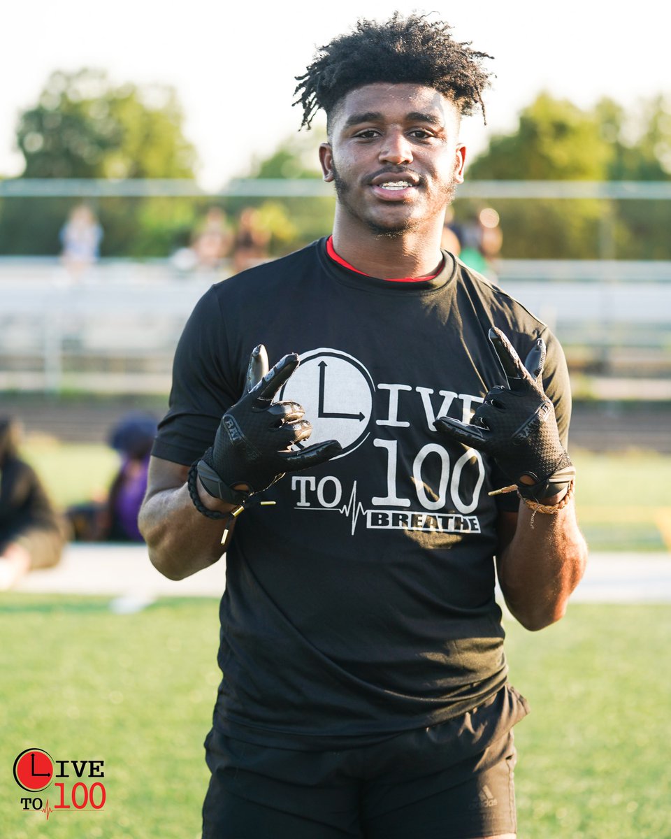 Tonio4x's tweet photo. Making the best out of what I got 💯 Just blessed to play this sport ! https://t.co/5DGMI7S5K7