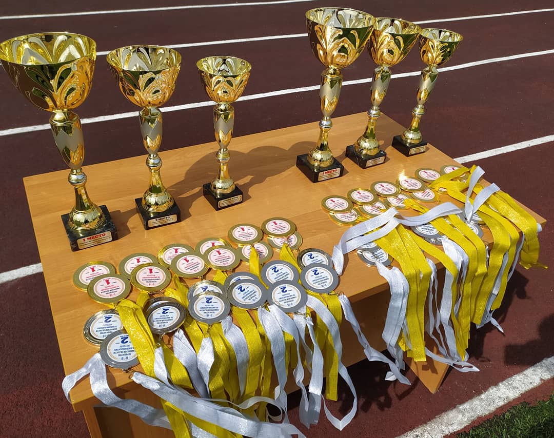 Первенство Самарской области среди юниоров! 
🥇 1 место в категории U18
🥈 2 место в категории U16 
Выражаем благодарность <a href="/minsport63/">МинСпорт СО</a> @D_Shlyakhtin <a href="/ledok39/">Рогожинская Лидия Анатольевна</a> <a href="/gau_so_ocsm/">ГАУ СО "ОЦСМ"</a> за организацию и  призы! 

#СамарскаяОбласть #СамарскиеМедведи #сборнаясамарскойобласти #американскийфутбол