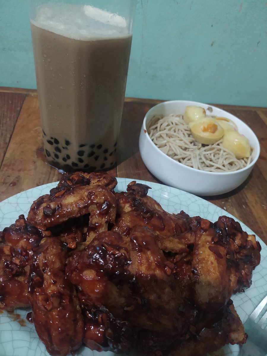 remz_yutok's tweet photo. It's not good enough, but it's okay because this is the first time we cooked a buffalo wings and I learned a lot 😁
@armandoamparojr 
@JeremiEmiee
@jomariemulano24
#BawiNextTime https://t.co/6DUvu0TpoW
