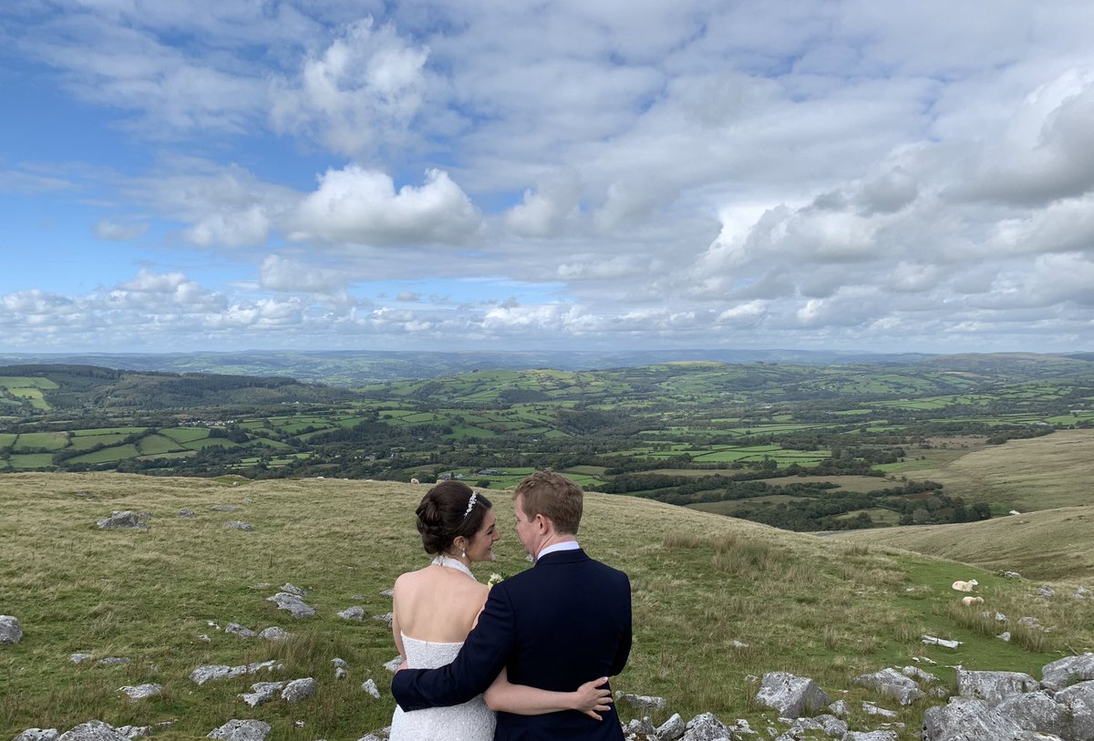 glesni_euros's tweet photo. Married my soulmate yesterday! Caru ti Will ❤️ #MrsThomas #Cloud9 #PandemicWedding https://t.co/OyIFLEWiHD