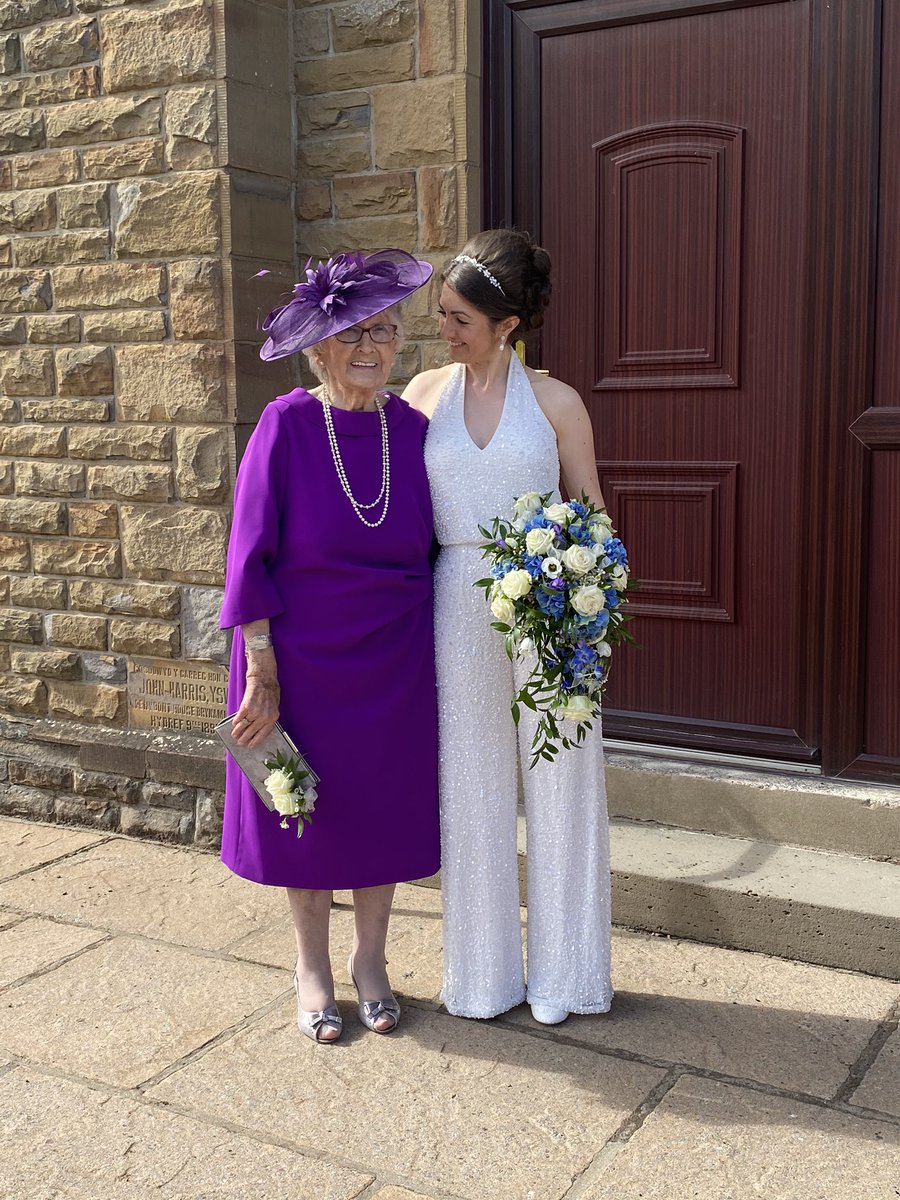 glesni_euros's tweet photo. Married my soulmate yesterday! Caru ti Will ❤️ #MrsThomas #Cloud9 #PandemicWedding https://t.co/OyIFLEWiHD