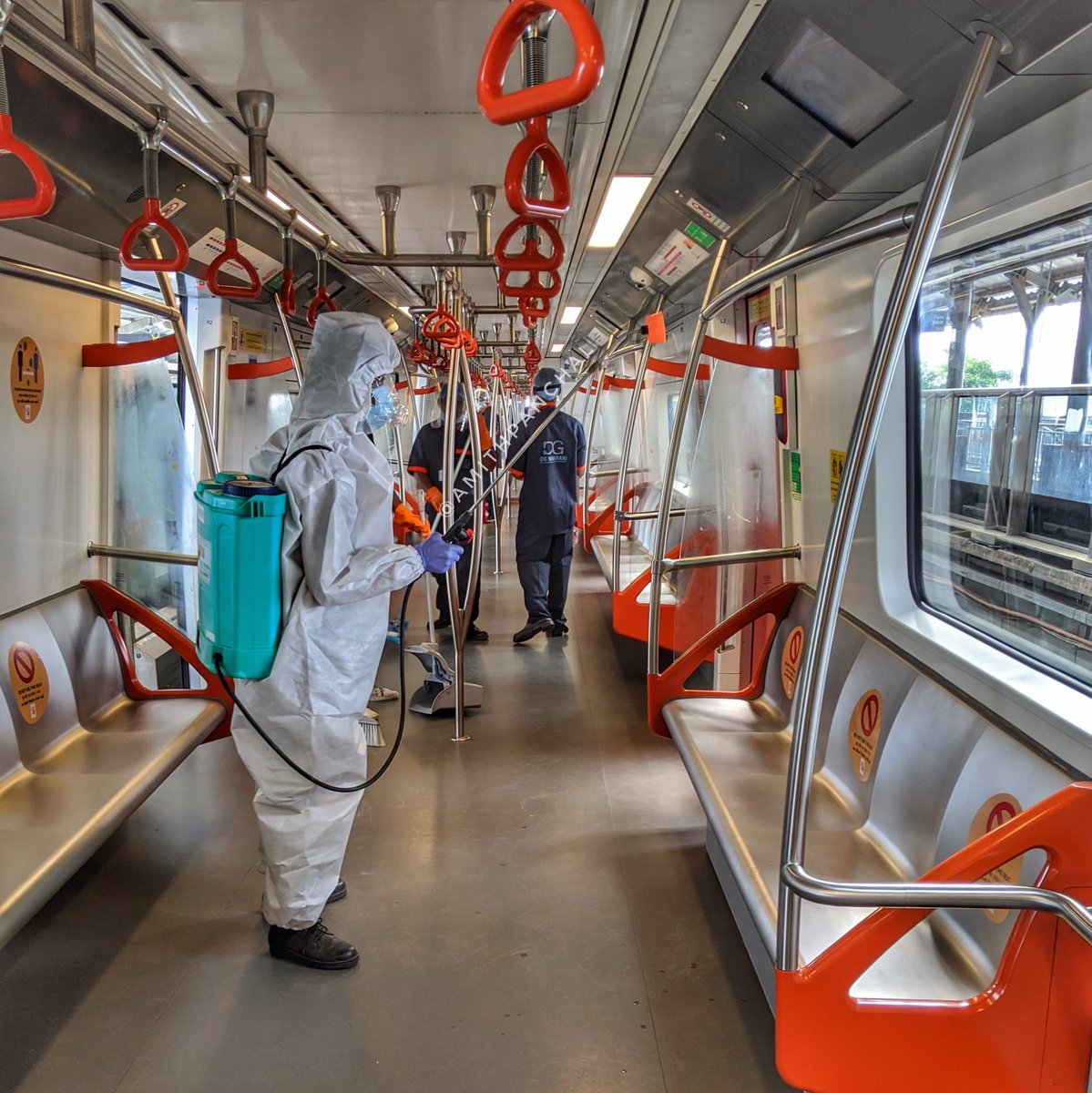 AmitHPanchal's tweet photo. #Ahmedabad Metro train service resume today after months of #Covid19 pandemic with safety precautions between Vastral and Apparel Park. 🚉 #MyAmdavadShot https://t.co/e3NwMG3A2p