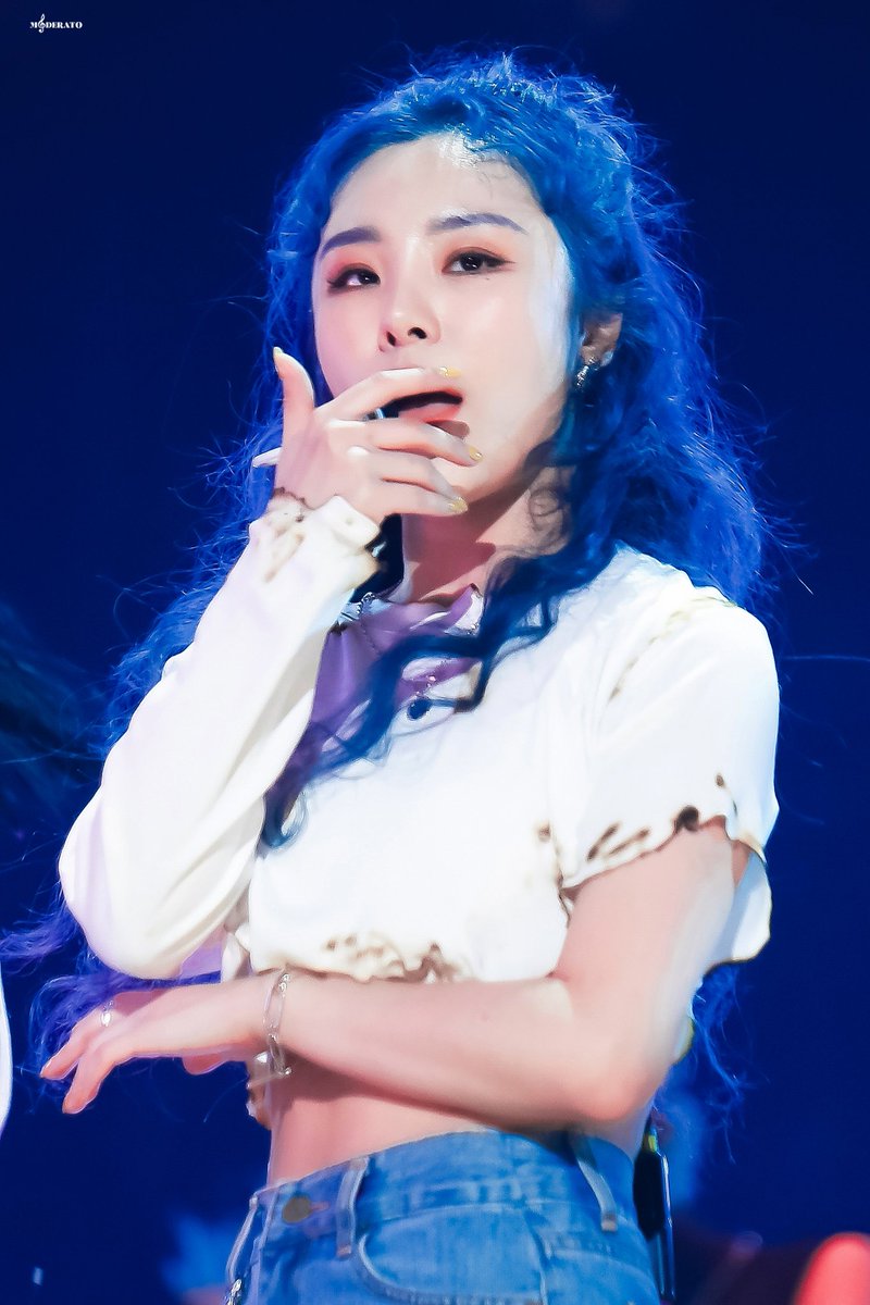 MODERATO_WI's tweet photo. 🤍🤍🤍🤍

#마마무 #휘인 https://t.co/T5fE2nR2Kf