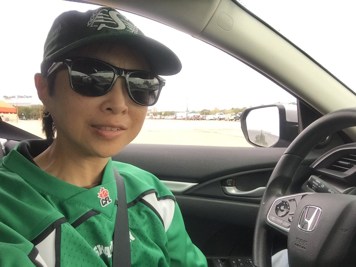 leemsue's tweet photo. @sskroughriders I celebrated Saskatchewan Roughrider Day by attending the drive-thru event today!  It was great to see all the vehicles there showing their #RiderPride !  Thanks for putting on the event. GO RIDERS! https://t.co/zlc1gugZVM