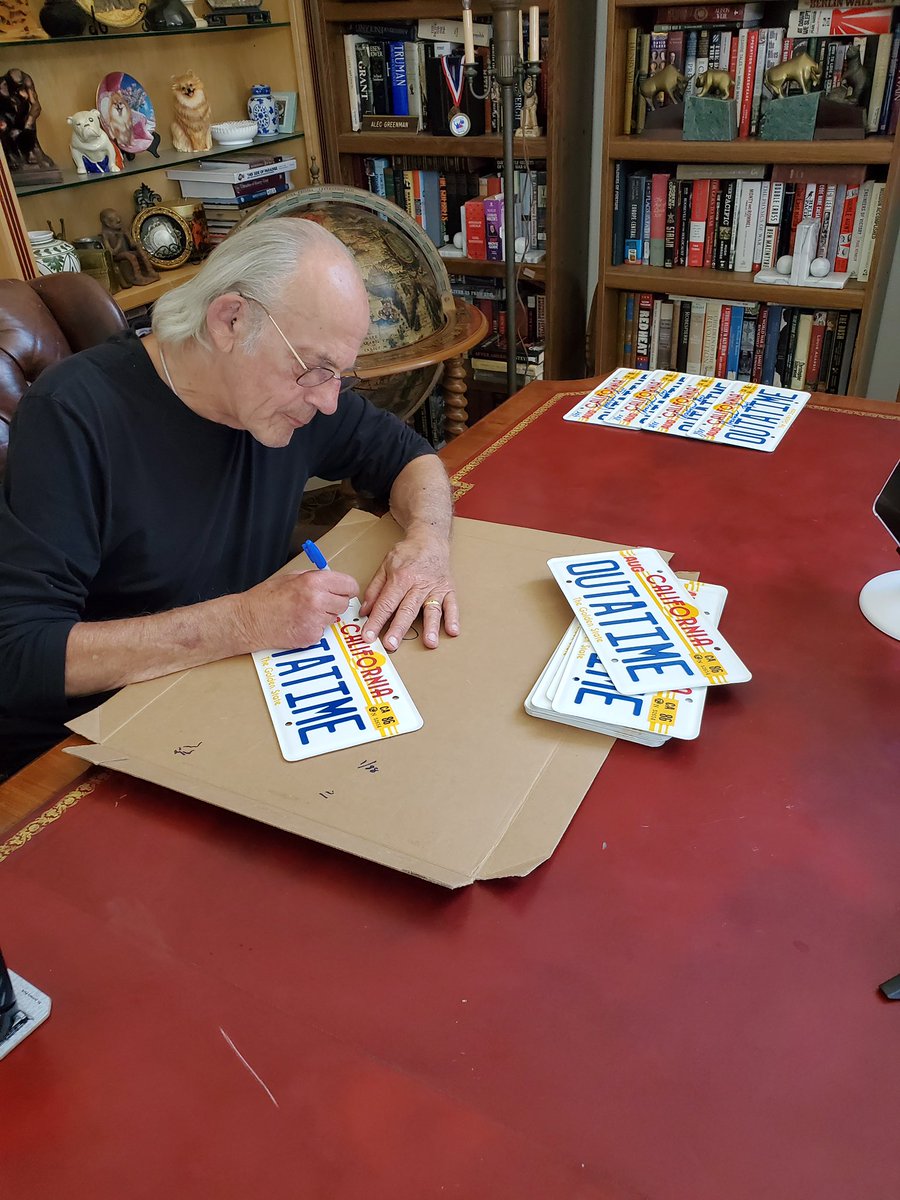 バックトゥザ・フューチャーシリーズの主役の一人、ドクこと