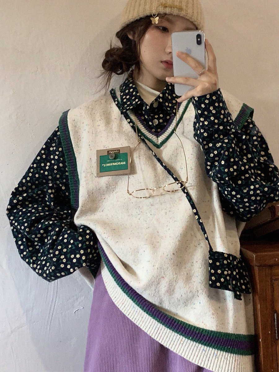 byherstore's tweet photo. น่ารักทุกตัวเลย หน้าหนาวนี้เราจะมี cardigan อีกกี่ตัวก็ได้ 🧦🌷 https://t.co/V6mWvGtWho
