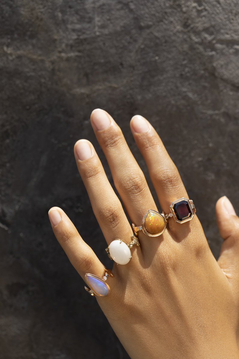 MukhiSisters's tweet photo. Mukhi Sisters team is here to assist you, if you have any inquiry, please send us a WhatsApp message +961 76 087729 and we will get back to you! ⚜️🤍
#MukhiSisters #Rings #Opalicious #Garnet #FleurDeLys #IconicRing #Jewellery #FineJewellery #FineJewelry#OnlineShopping #Rings https://t.co/SfxYrWYI9A