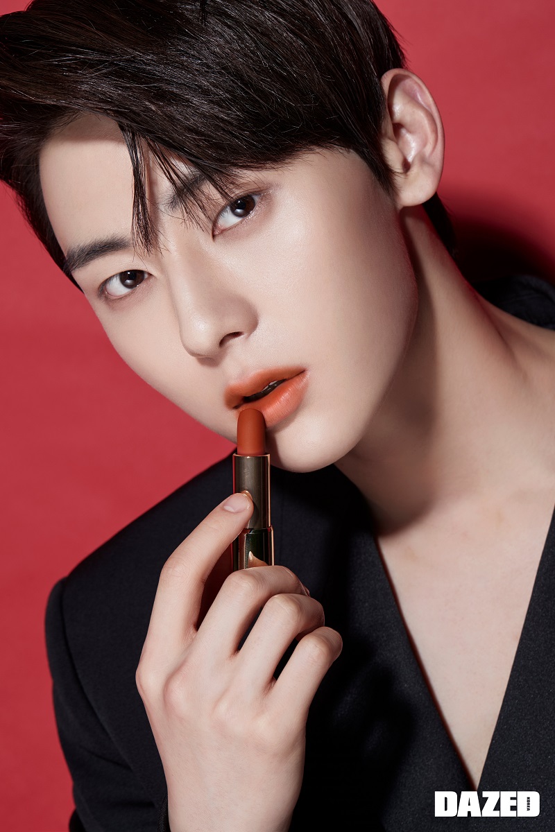 저번에 랑콤이랑 황민현이랑 찍은 화보도 존멋이었는데 이번 화보는 역대급인듯! 둘 조합 너무 좋아♥ 황민현이 바른 압솔뤼 루즈 인티마뜨 완전한 내 취저🌻 빨리 사야지! #정보성광고 #랑콤 #황민현 #뉴이스트민현 #황민현화보립스틱  #압솔뤼루즈인티마뜨 #랑콤립스틱