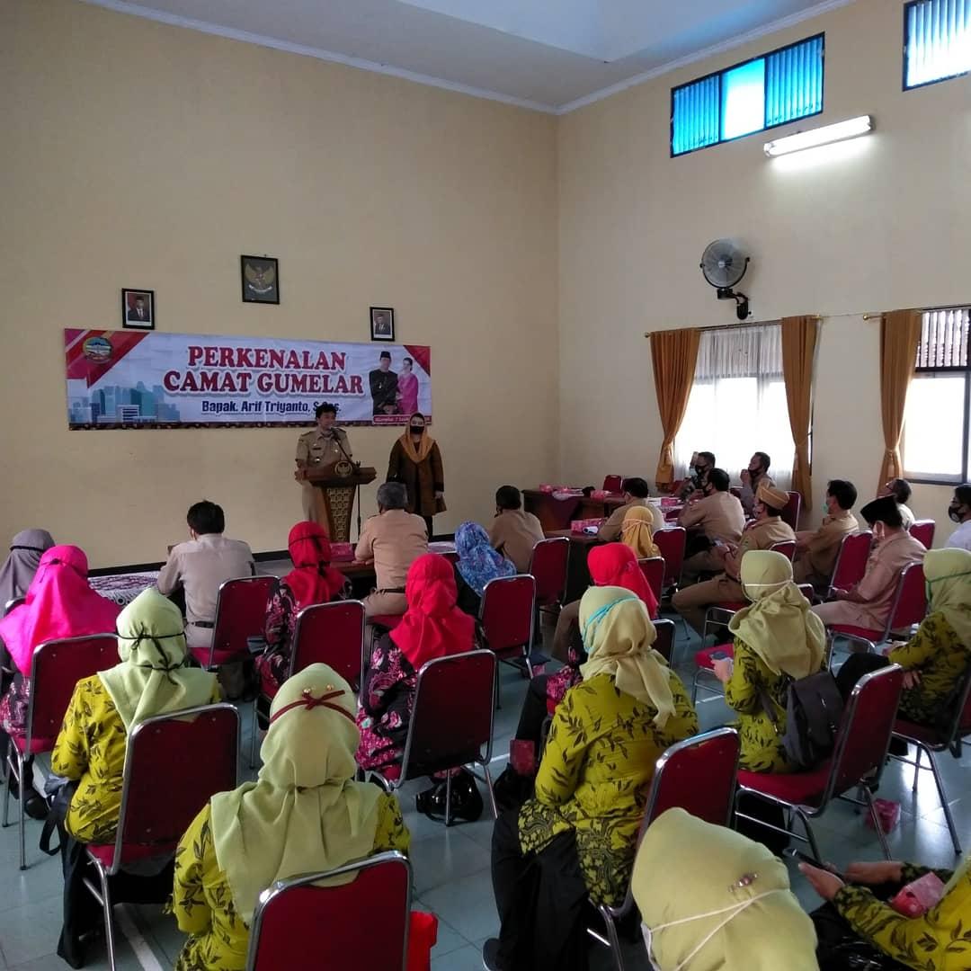 KoramilG's tweet photo. Gumelar. Danramil 14/Gumelar Kapten Cba Budi Priyatno dan Kapolsek Gumelar hadiri Acara Perkenalan Camat Gumelar Bpk Arif Triyanto, S.Sos beserta istri yang dilaksanakan di Aula Singarana Kec. Gumelar Kab. Banyumas. Pada Senin, 7 September 2020. https://t.co/INlqeXOLmq