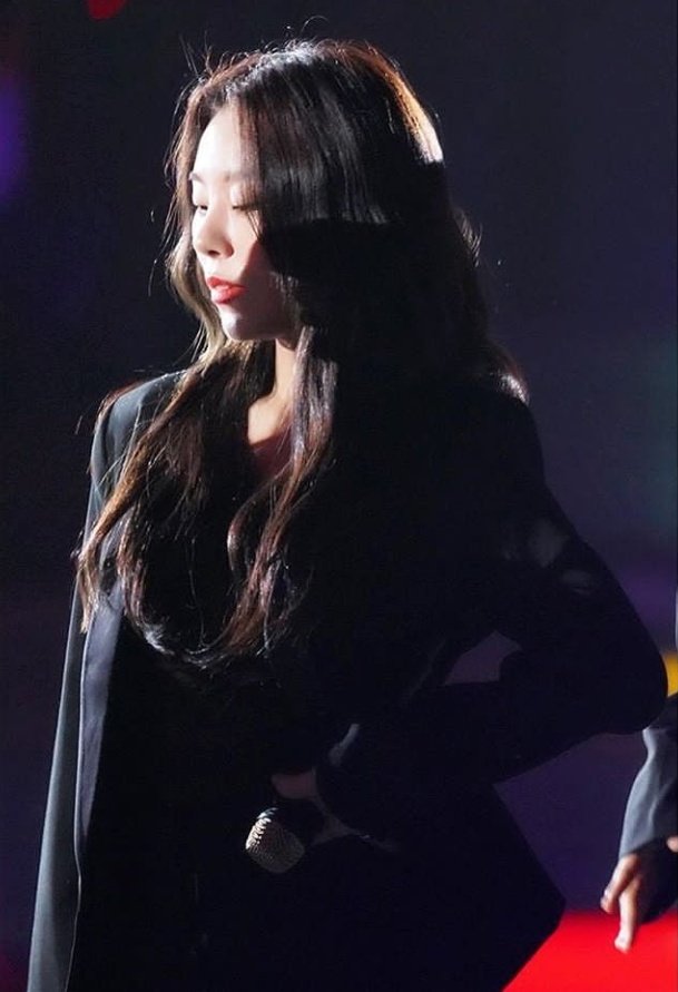 this is illegal . . All That Skate  @RBW_MAMAMOO  #MAMAMOO  #Wheein  #휘인