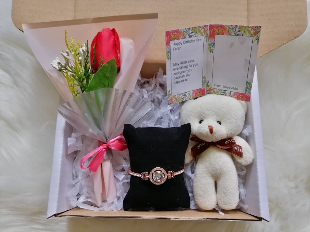 spperfume_'s tweet photo. Crystal Zircon antara yg hot items. Alhamdulilah 😍💖
#birthdaygirl #happybirthday #necklace #giftsforher #deliveryshahalam #shahalam #hadiah #rantai #deliverykl
#surprisebox #surprise #malaysia #sunflowernecklace #rosenecklace #jewellery #shopeemalaysia #freeshipping #shopeemy https://t.co/eGaN63853w