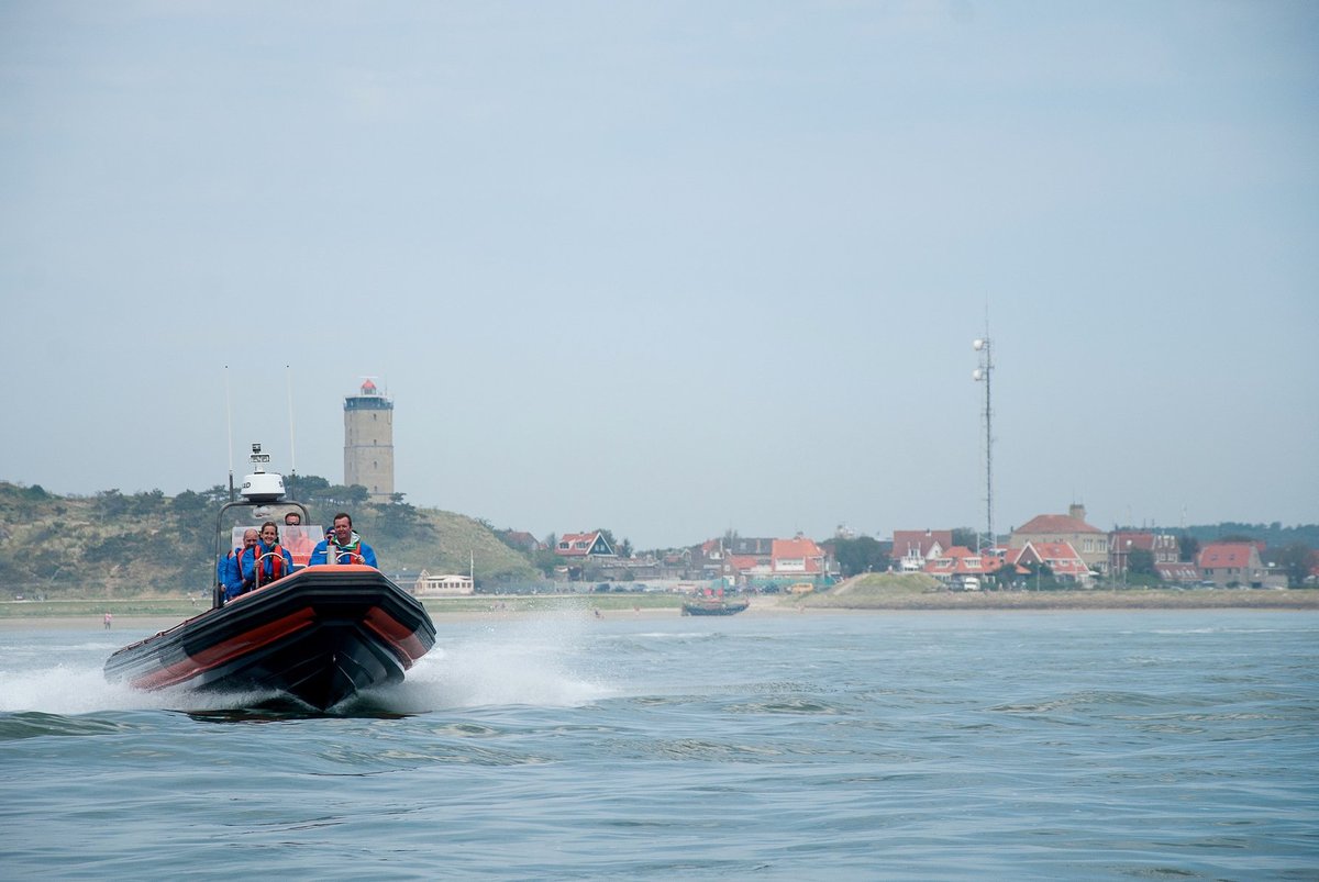 Stap aan boord van de Seahunter en ga mee op avontuur op het wad! We gaan even buurten bij de zeehonden én op zee trekt de kapitein het gas open. Spannend &amp; leerzaam! Check onze website voor meer info of om direct te reserveren. mooi-weer.nl 🤙🏼 #Terschelling