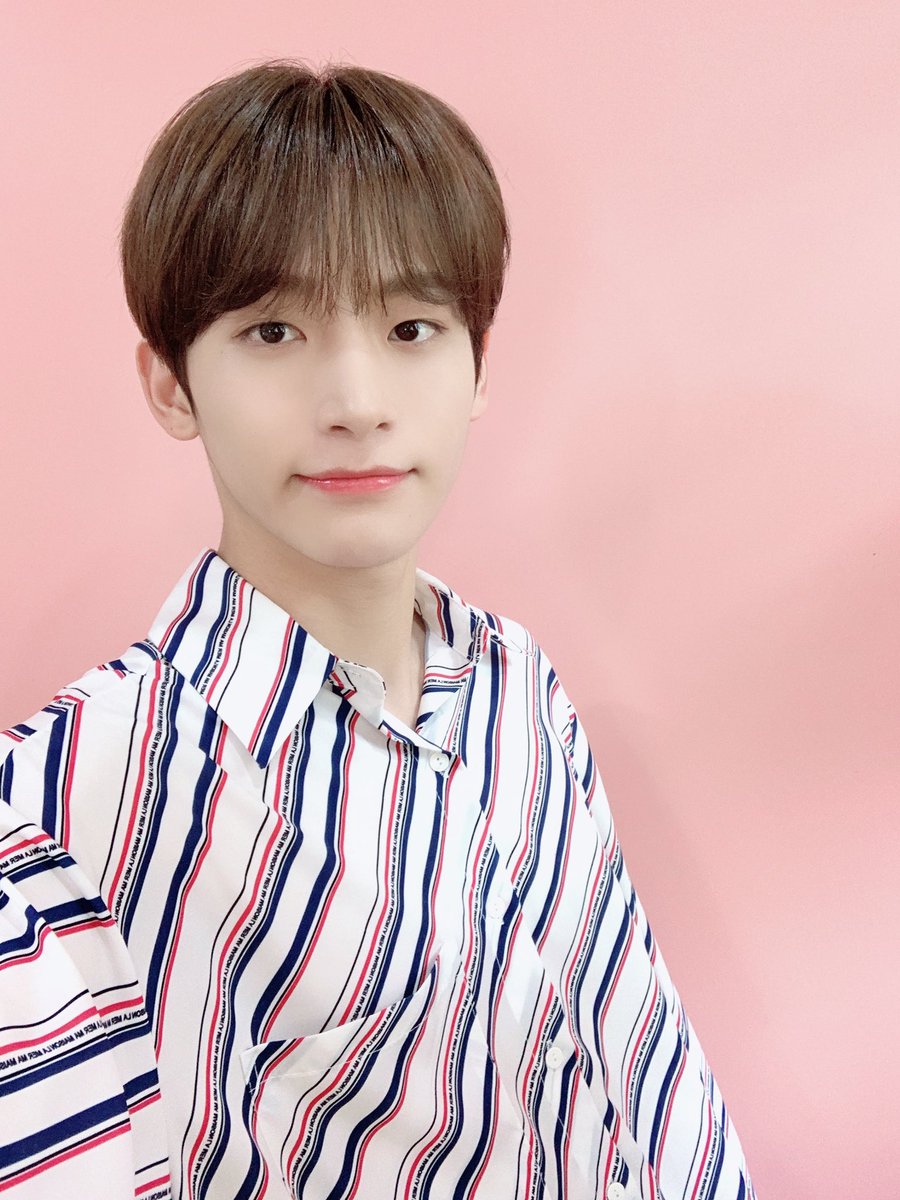 CRAVITY_twt's tweet photo. 정모와 친구들ㅎ😛
#크래비티 #정모 #세림 #우빈 #형준 #러비티 #스타로드 https://t.co/G5IBAvClOu