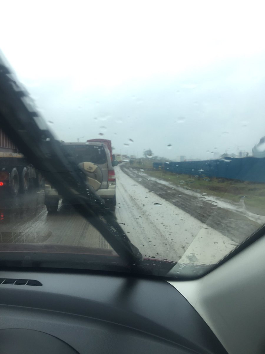 CelestChepkonga's tweet photo. @Ma3Route traffic at JKIA bridge heading to Syokimau. Accident at the bridge and police are on site. Traffic is on Gridlock Mombasa road outbound. Free flowing past the bridge. https://t.co/Ebxvm5wIAZ