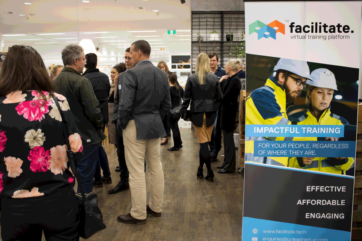 Facilitate tweet media