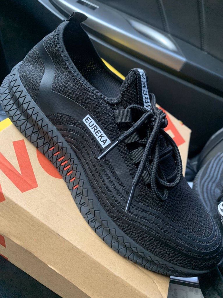 flame_shezel's tweet photo. Don’t forget to pre_order your shoes at @sa_eureka before the pre order promo ends ..
#ckicks #DJSBU #kfcmustfall #localbusiness #employment #EFFMustRise #Mihlali https://t.co/SJe7fxDAtn