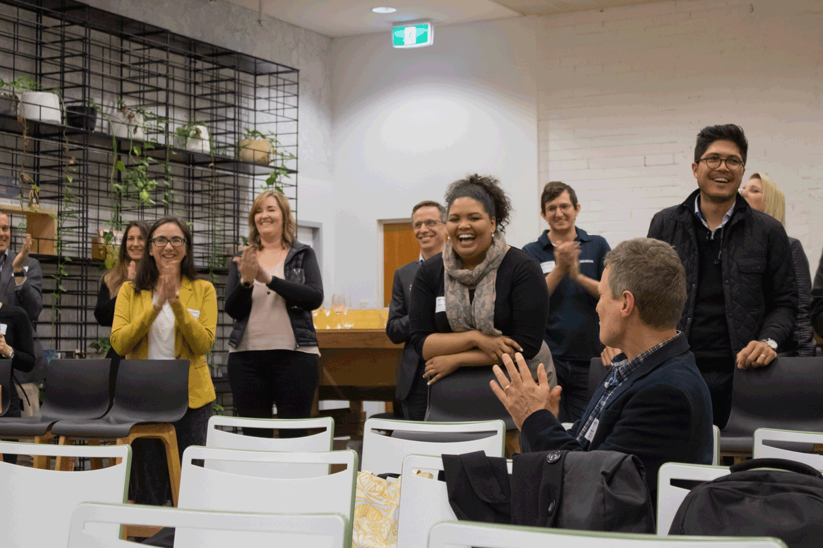 Facilitate tweet media