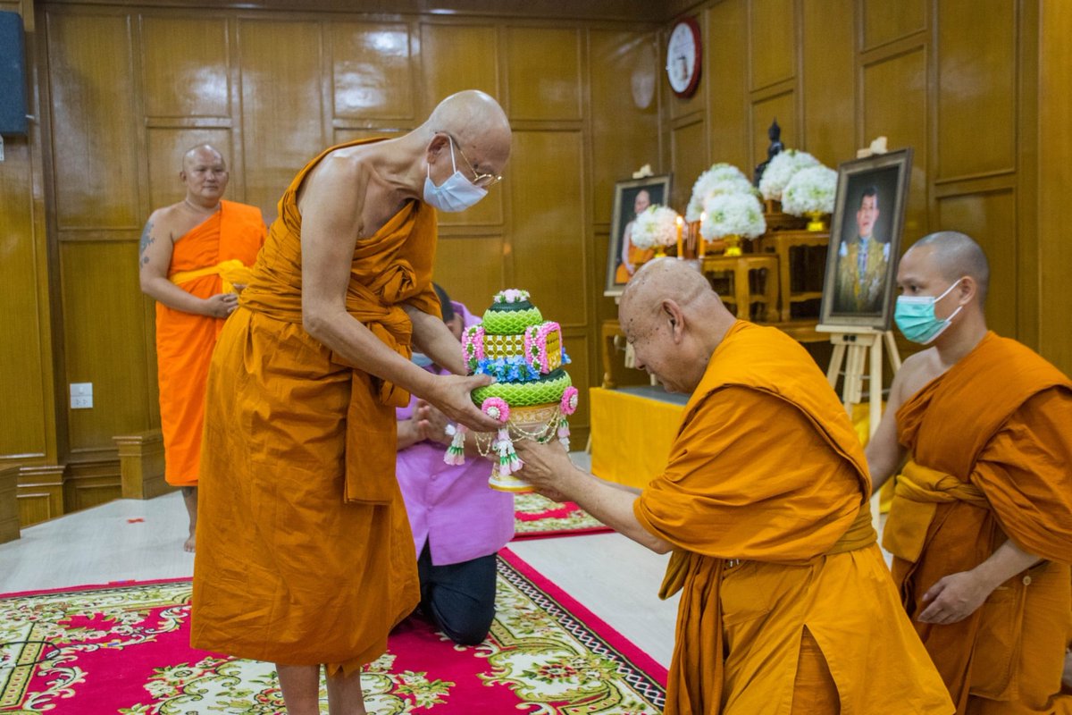 WatPraChaRat's tweet photo. เจ้าคณะอำเภอ-พระเลขานุการ จ.บุรีรัมย์ ประชุมสัมมนาขับเคลื่อน "โครงการวัด ประชา รัฐ สร้างสุข” สร้างสัปปายะสู่วัด บนฐานชีวิตใหม่ New Normal   https://t.co/LBK7kb3UQU https://t.co/Jx81v2qtep