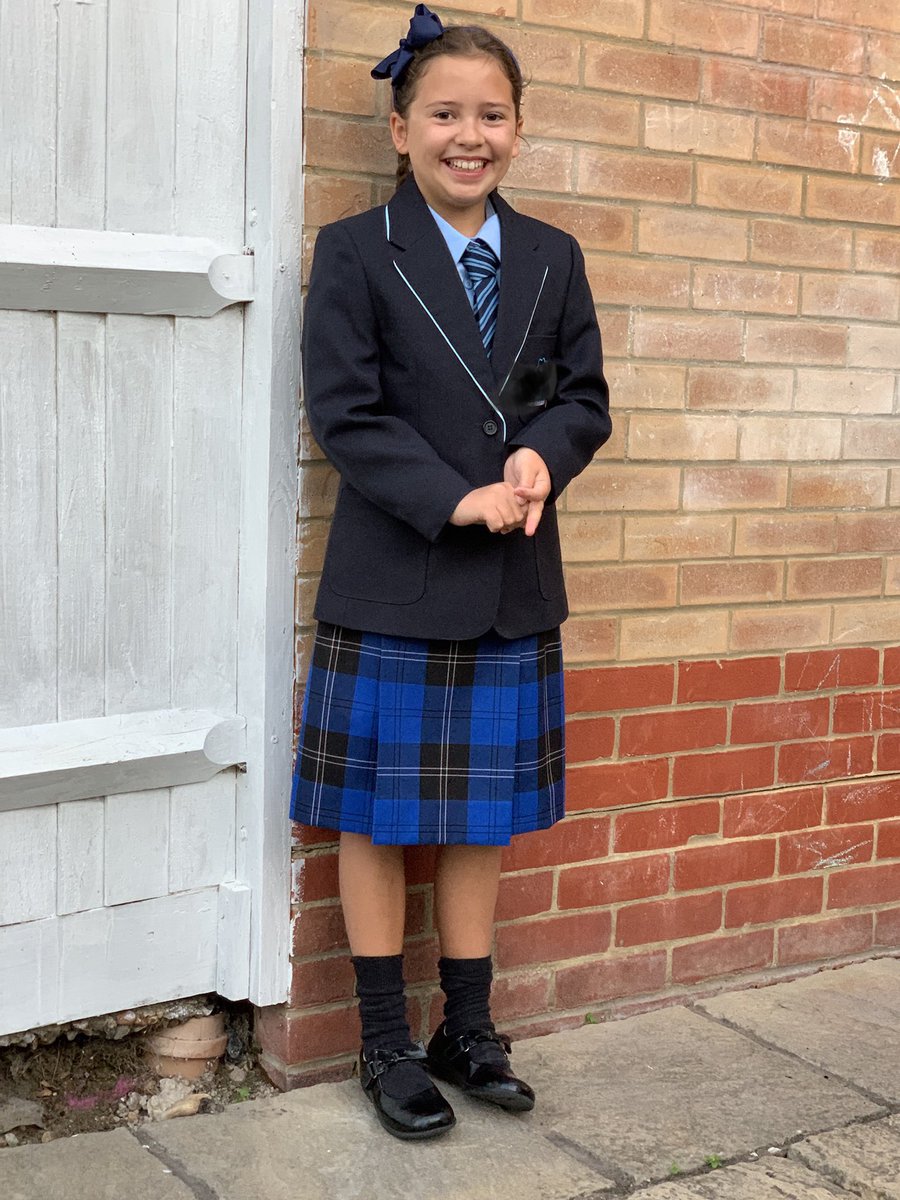 sarahbookertv's tweet photo. My little Ellie all grown up 💕 🥰starting secondary school today 😊 where does the time go?! #firstdayofsecondaryschool #firstdayofschool #backtoschool #proudmummy ☺️ https://t.co/HWy1RdWO3m