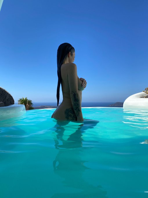 Watch BOUVS's leaked NSFW photo on TwXstars