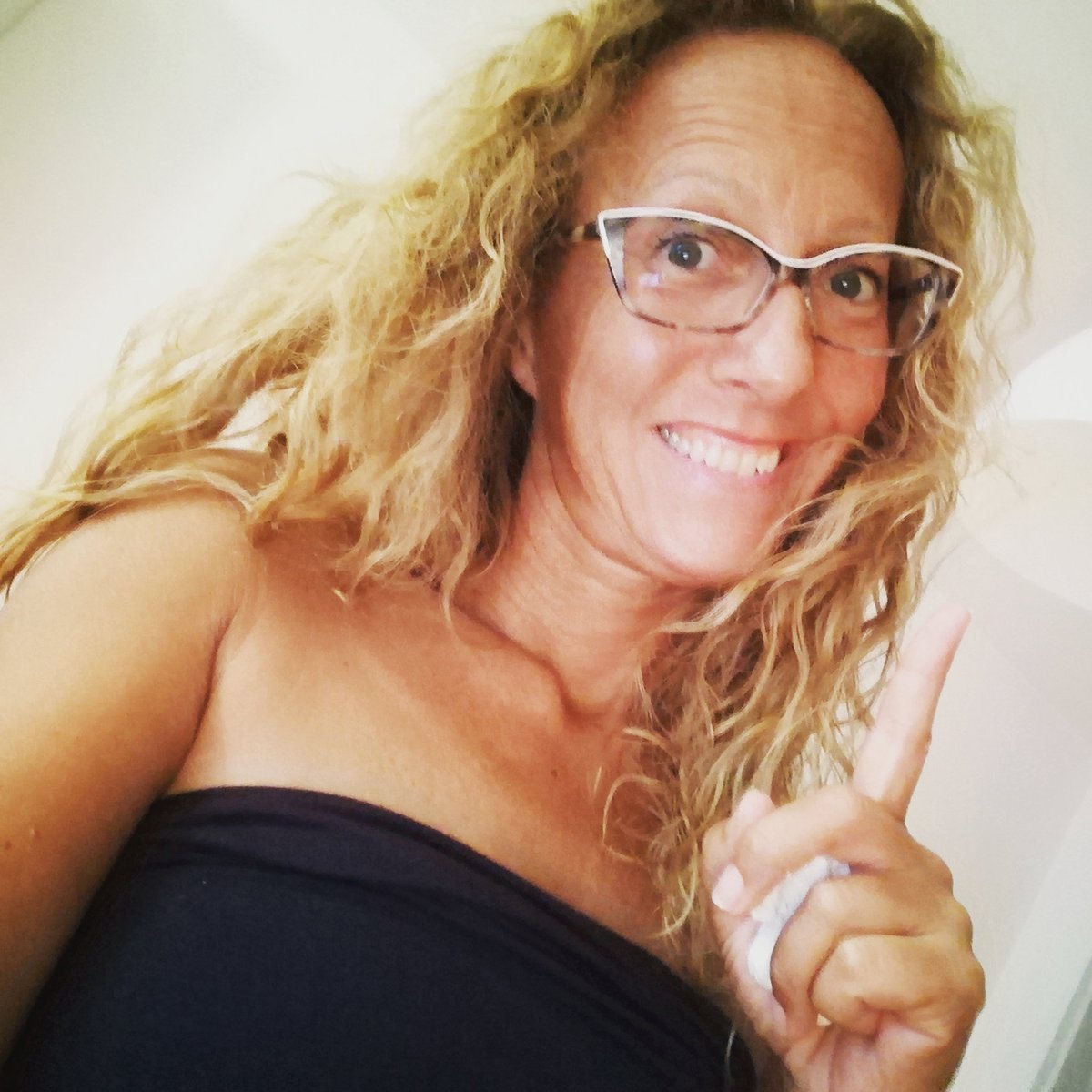 SvettyLove's tweet photo. Inizia la nostra settimana di #recupero perchรฉ #settembre รจ il mese dei buoni propositi ๐๐คฉ
Go Go Go #KickStart10!!!
Io ci sono e mi prenderรฒ cura di te โค๏ธโค๏ธ
#SvettyLove #buongiorno #7settembre #perderepeso #tornainforma #insieme @bodyrevolutioncdcteam #cdcteam #lafenice https://t.co/9NR42SK2nW