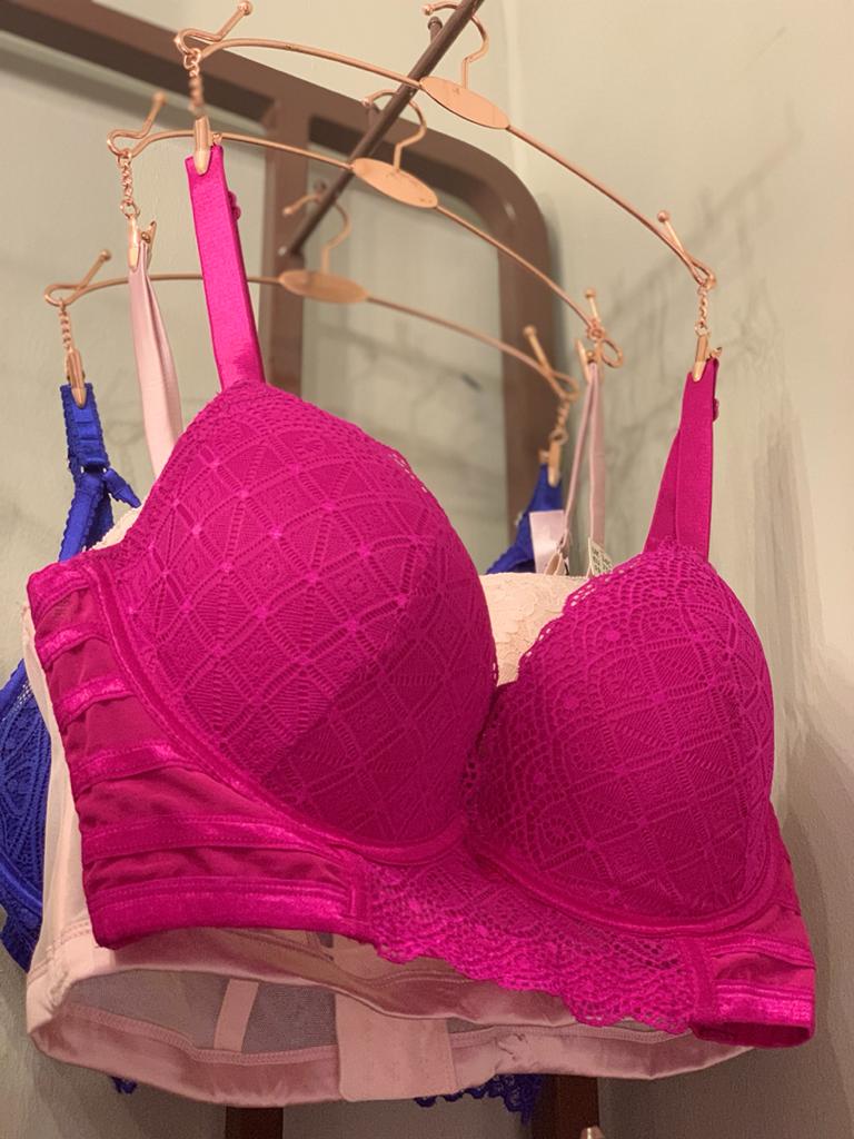 bajabiri's tweet photo. One day one bra.😍
#BoobsProtectors https://t.co/GYg9TrPTlP