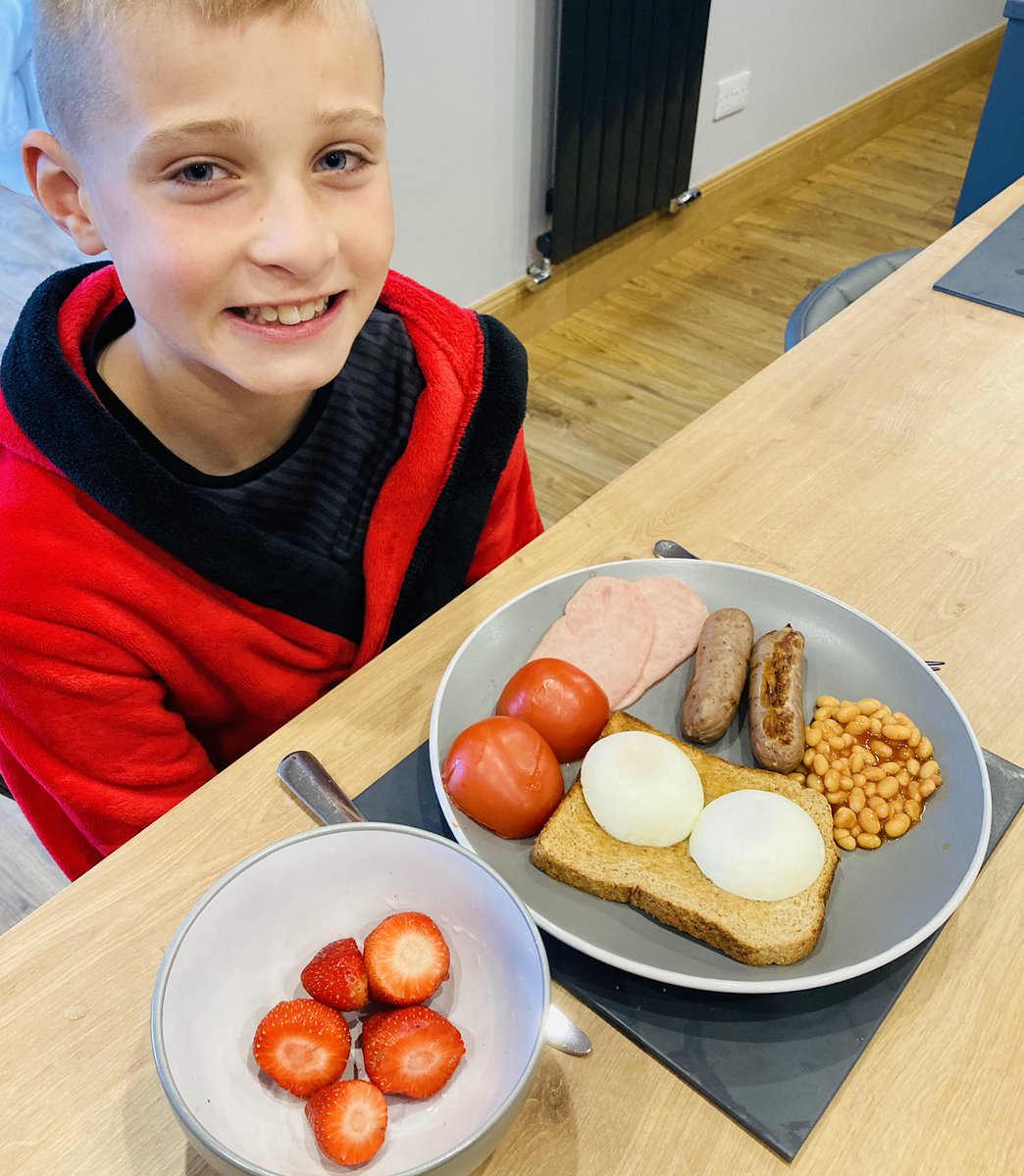 gillpoc's tweet photo. Max starting the day with a healthier option of the usual cooked breakfast that he made by himself for the @AberdeenFCYouth breakfast task. https://t.co/HB42zZMqq5