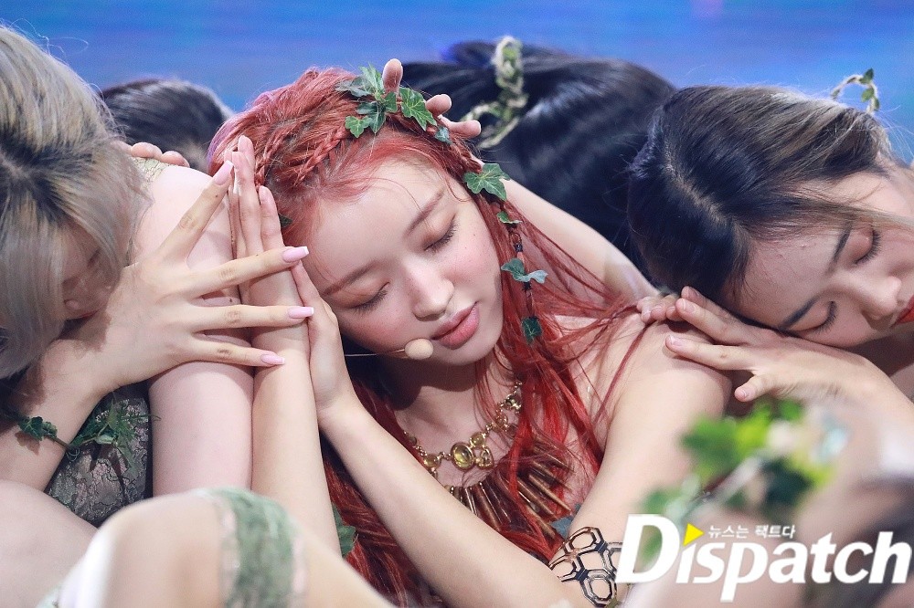 candyojung's tweet photo. look at herrrrr my beautiful fairy 🧚‍♀️ https://t.co/toHh5pC8MN