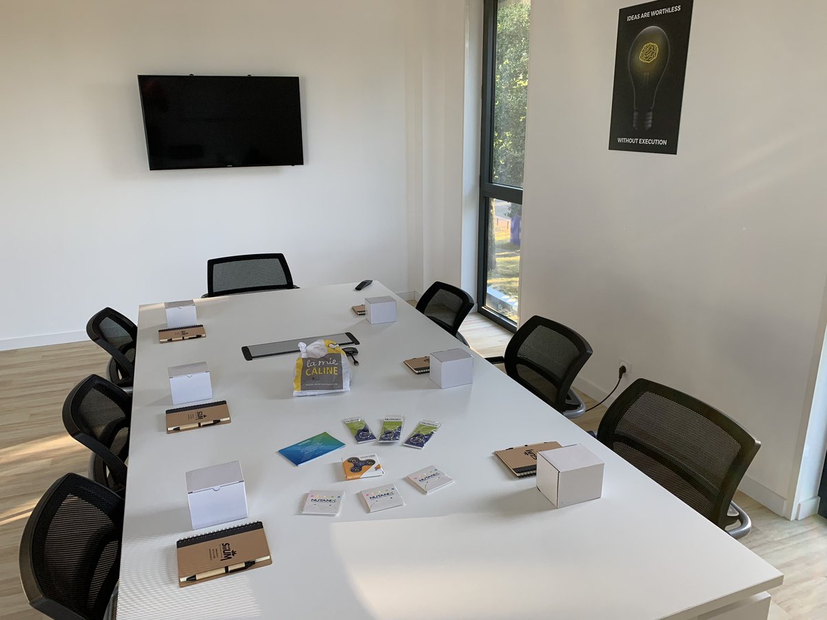 siium_FR's tweet photo. Aujourd’hui c’est formation @nutanix AHV, Flow, Calm, @HYCUInc , Inc. et @Mellanox Technologies pour un de nos clients qui a choisi de se simplifier grandement la vie 😎
Ambiance café et viennoiseries de @lamiecaline https://t.co/a2bOg664YT