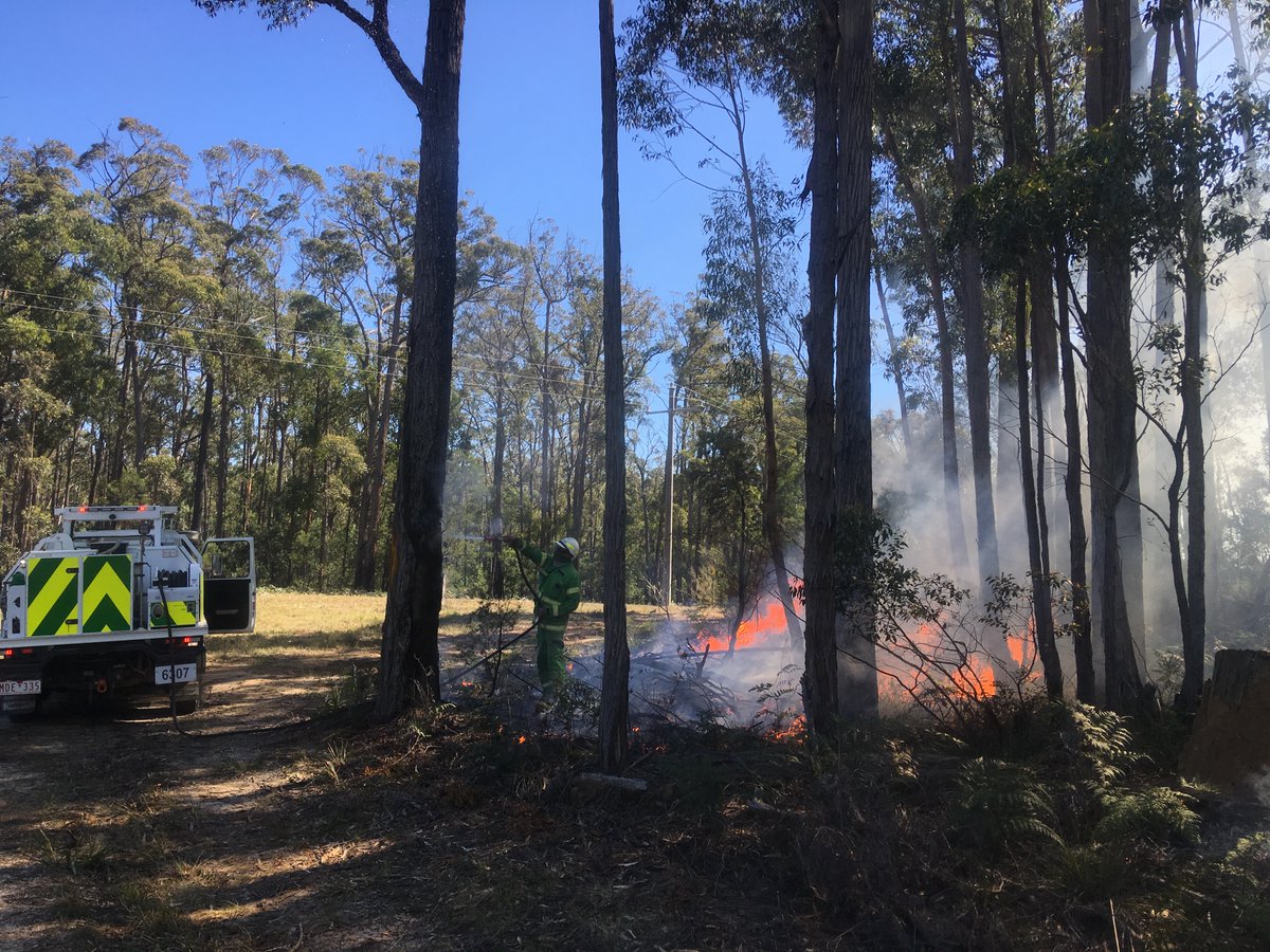 FFMVic's tweet photo. We have completed #PlannedBurning of 2.5 hectares at #NowaNowa. You may continue to see smoke in the surrounding areas. Thank you to the local community for your understanding. Updates at:https://t.co/ag3nlsm9EM #FFMVic https://t.co/o2pWxNURU4