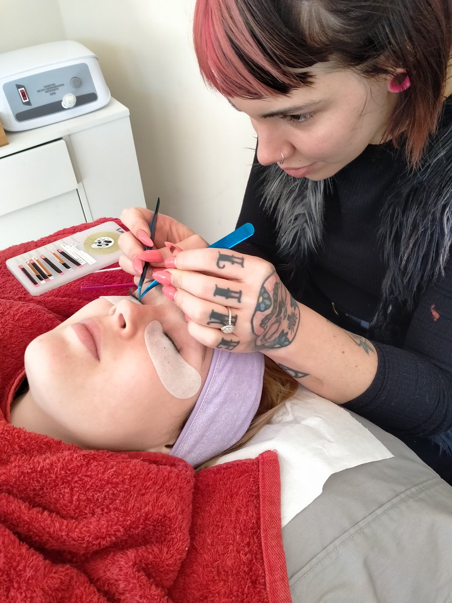 InfinityBeaut19's tweet image. GTi Eyelash Extensions course today 🥰😍
infinitybeautyacademy.com.au

#mandurah 
#eyelashextentionscourse