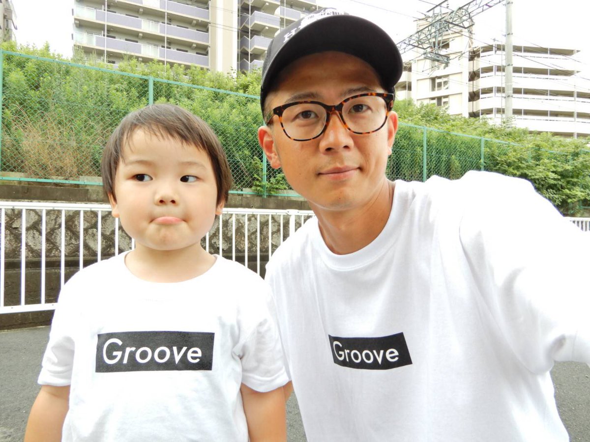 tamon_mori's tweet photo. さらに身内宣伝で失礼します！笑

弟"森左近"でございますが、ライブなどをメインにエンジニアで活動しております！ちなみに俺の中で一番の親友です。

ご時世に負けずシャカリキ気合���入れてやっとります！

イケメンで、ええ奴で、腕が立つ、そんなエンジニア探してる方おられましたらご一報を！ https://t.co/nz15AqD1bp