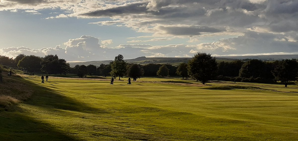 TNGCjuniors's tweet photo. Great day yesterday playing in the @juniorteamgolf qualifier @hallamshiregolf High quality field, playing and enjoying a great golf course. Great effort from our @TNGCjuniors really proud of them all. https://t.co/TdHumXGrGT