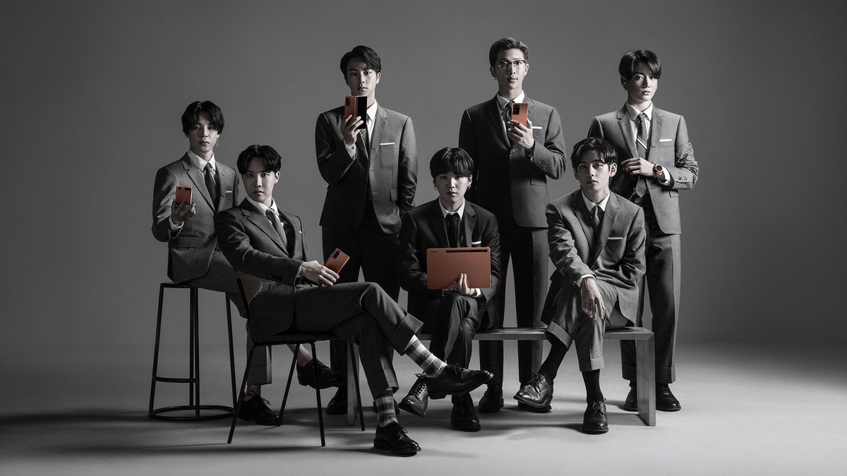 syubhoya's tweet photo. samsung: we believe in center yoongi supremacy https://t.co/rfX28bmdVd