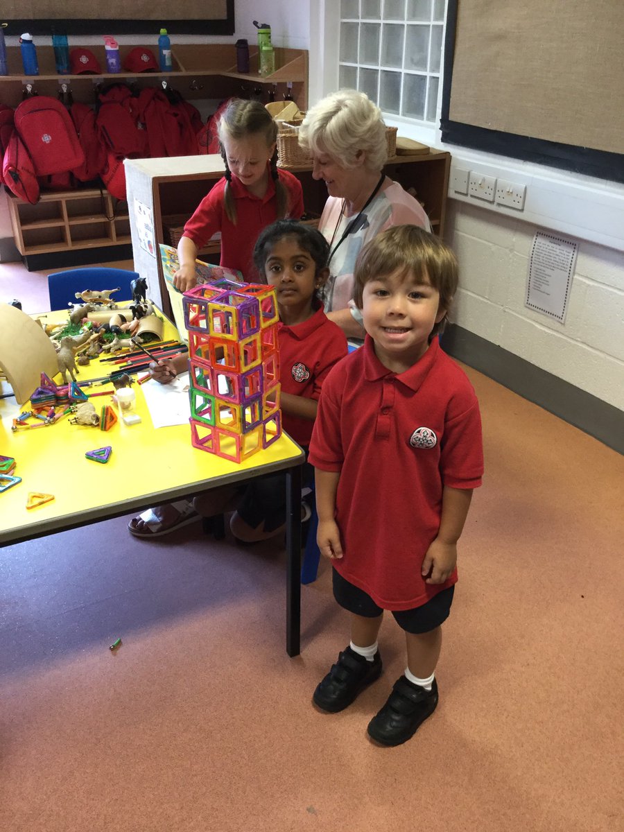BGS_LowerSch's tweet photo. We are having lots of fun in reception and making new friends.
#BGSreception #BGSindependence #BGScollaboration https://t.co/vyX10nzoUR