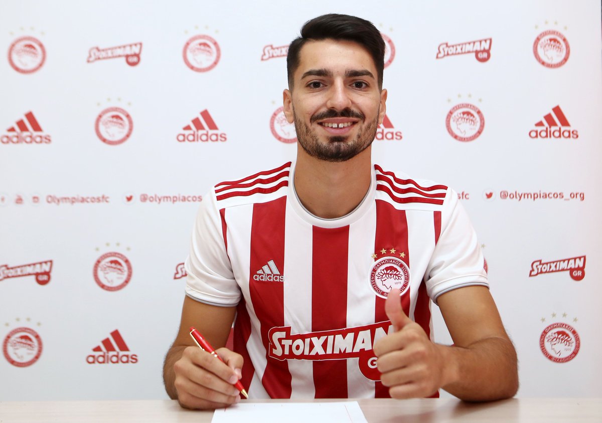 olympiacosfc's tweet photo. Μέλος της οικογένειας του Ολυμπιακού ο Πέπε! / Pêpê is a member of the Olympiacos family!
 
#Olympiacos #Transfer #Welcome #PedroRodrigues #Pêpê #WelcomePedroRodrigues #WeKeepOnDreaming https://t.co/QnGz2ns6Sw
