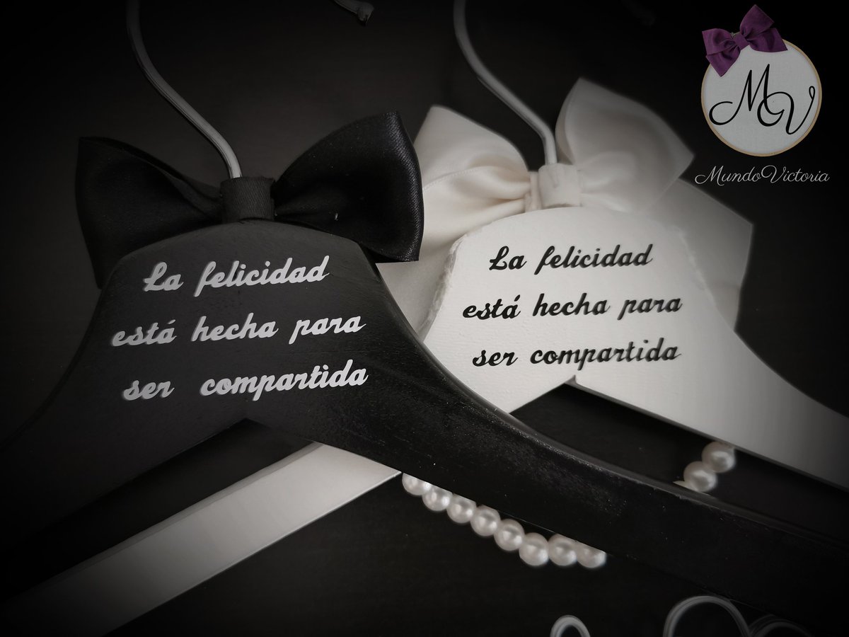 MundoVictoria15's tweet photo. ᴘᴇʀᴄʜᴀꜱ ɴᴜᴘᴄɪᴀʟᴇꜱ ᴘᴇʀꜱᴏɴᴀʟɪᴢᴀᴅᴀꜱ❤💍 ⠀⠀⠀⠀⠀⠀⠀⠀⠀ 
#bodas2020 #bodas2021 #perchasoriginales #perchaspersonalizadas #perchas #regalospersonalizados #regalosoriginales #regalosboda #regalosdeboda #regalos #Valladolid https://t.co/vO1tLyZ10E