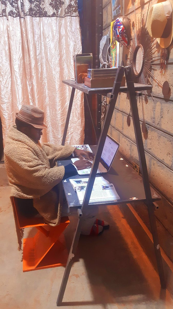 dnahinga's tweet photo. #New : If you are looking for a simple study table &amp; book shelf 
Size: 0.83m D x 1.36m W x 1.6m H

👉🏿A-Shaped 16gauge Square Tube Main Frame + 16g Ms plate

👉🏿Finish: Metal Paint

👉🏿Add On: Side Hanger, Lighting

Cost/Unit : Kes. 15,000 minus Transport

#GetWorkDone 
#UBWorkshop https://t.co/95EPXsJsCN