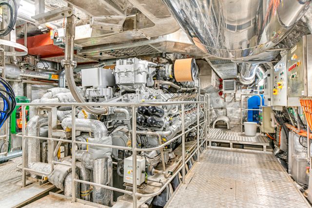 Motorship's tweet photo. When Dutch ferry operator Doeksen sent the first of two new ferries, Willem Barentsz to sea on 1 July, it also marked a historic moment for its main engines.
https://t.co/YYzCoFTVVL #MTU #maritime #marine https://t.co/6wmu02tbMs