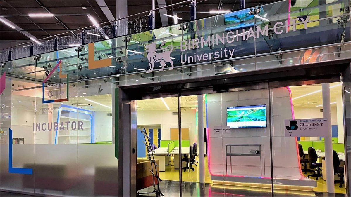 BCUAdvantage's tweet photo. Last month we were excited to see the return of @STEAMhouseUK Incubator! If your #creative start-up would benefit from #funding,  a central Birmingham Business address, dedicated workstations, 1-2-1 #mentoring &amp; more, then take a look at what's on offer... https://t.co/tjTVfkQWSj https://t.co/5Zl3lWnhRC